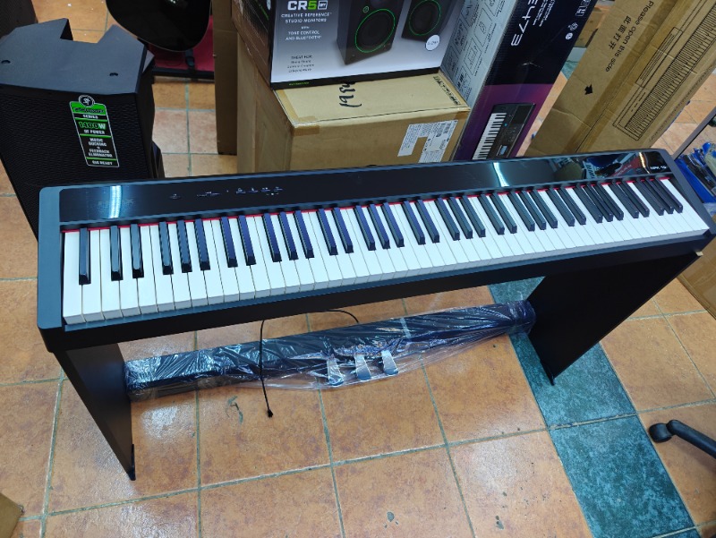 NUX NPK-10 88-Key Hammer-Action Portable Digital Piano